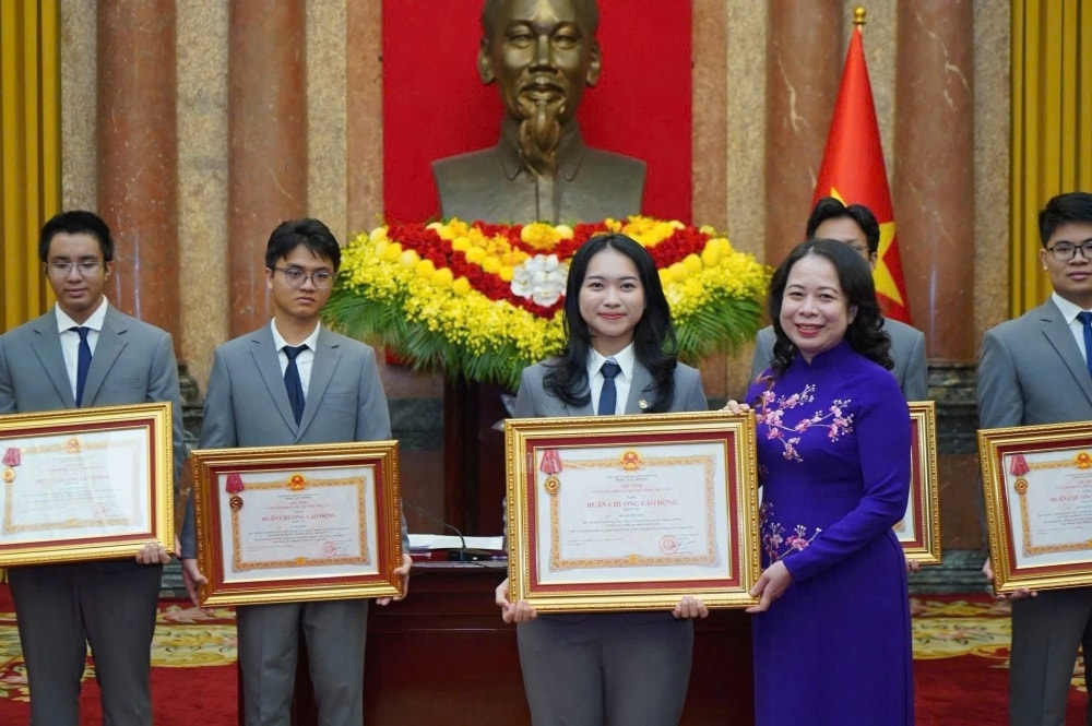 Trao tặng Huân chương Lao động hạng Ba cho tân Học viện An ninh Nhân dân