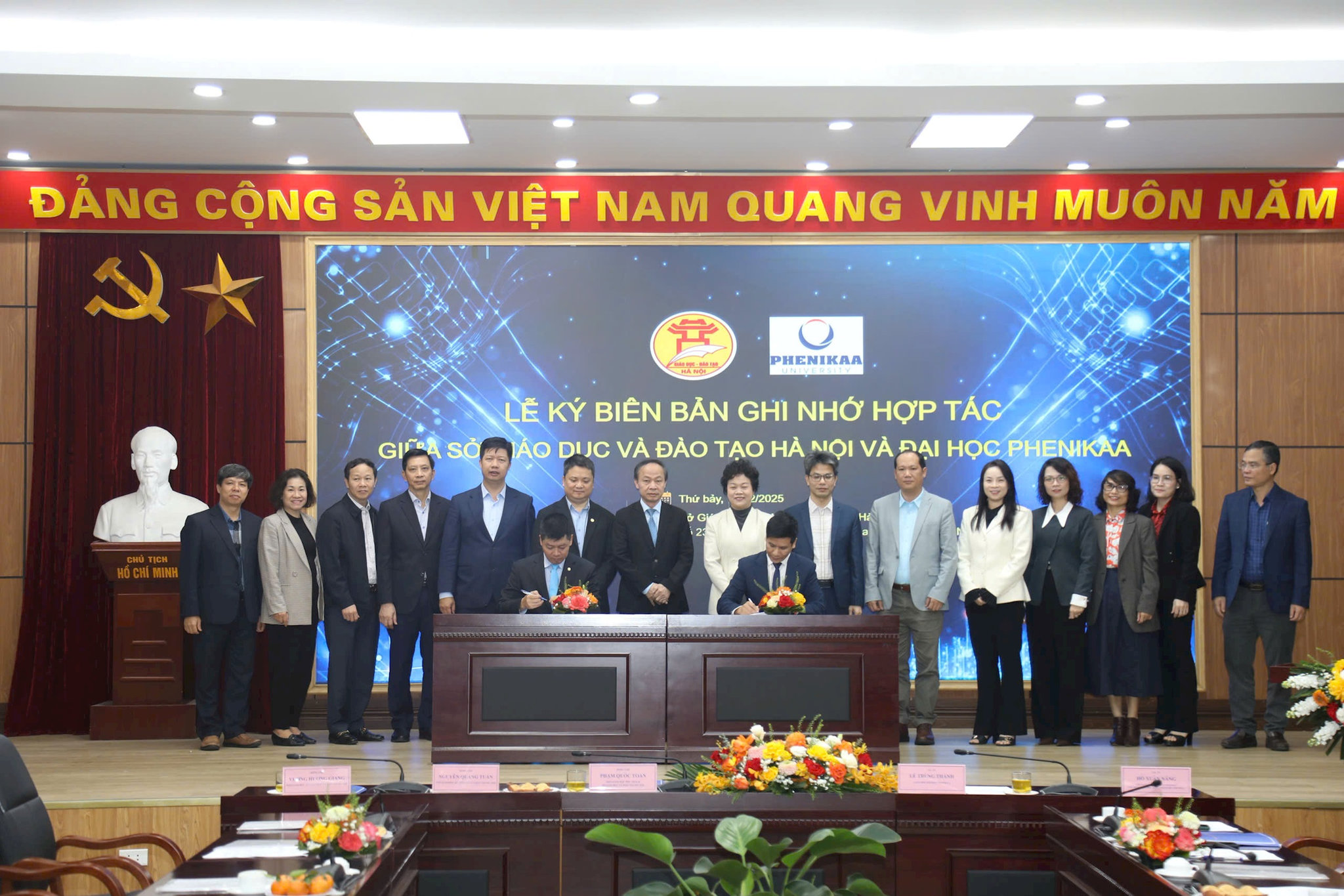 1312-ky-bien-ban-ghi-nho-voi-phenikaa-1(1).jpg