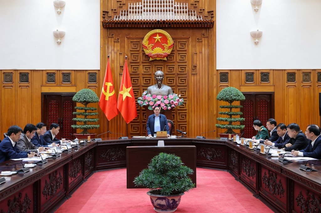 Thủ tướng Phạm Minh Chính làm việc với các bộ ngành và tỉnh Quảng Trị về tình hình thiệt hại và kết quả khắc phục hậu quả bão lũ vừa qua - Ảnh: VGP/Nhật Bắc