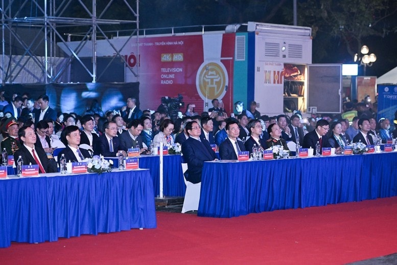 Thủ tướng Chính phủ Phạm Minh Chính cùng các đại biểu dự Ngày hội khởi nghiệp sáng tạo Việt Nam năm 2025 (TECHFEST Việt Nam 2025) - Ảnh: VGP/Nhật Bắc