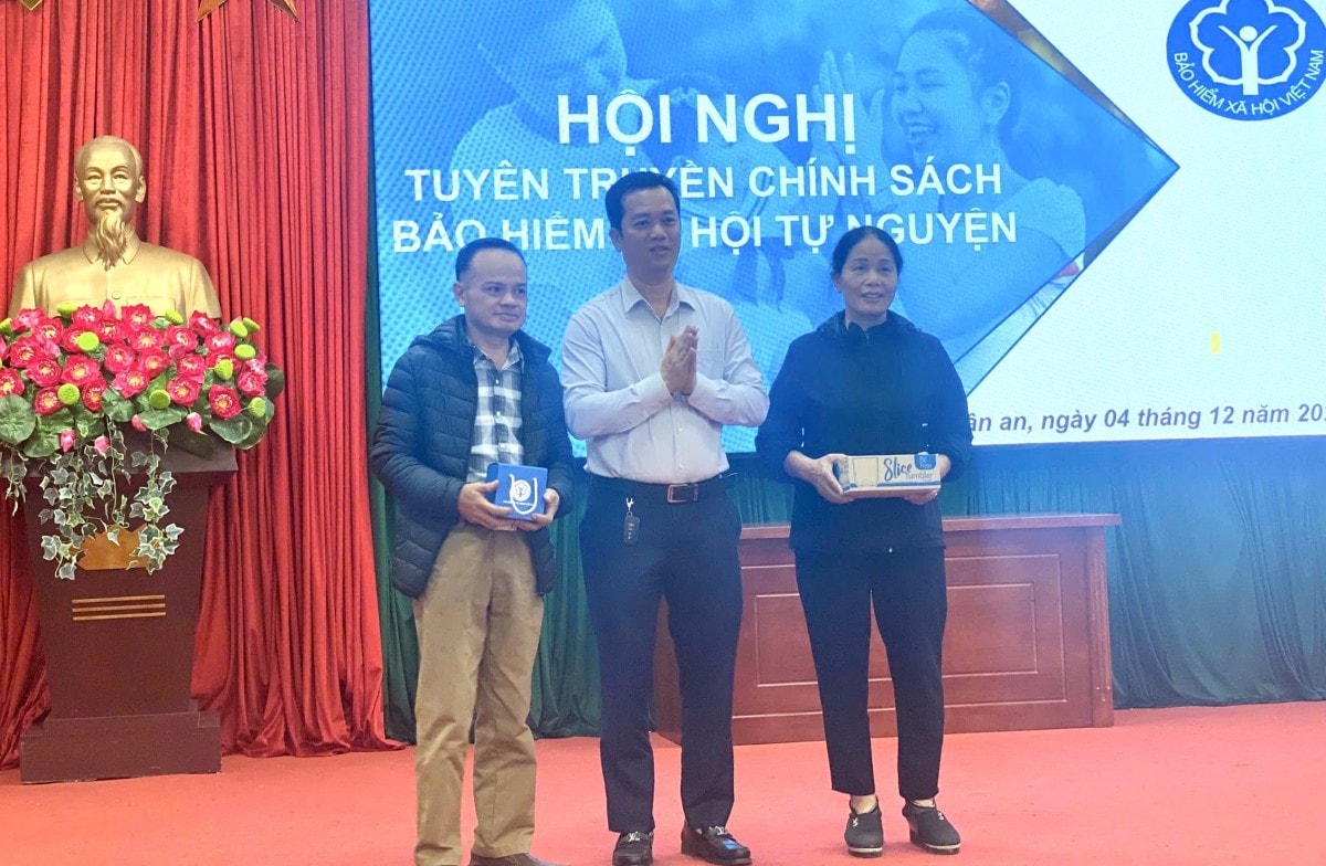 Hà Nội tăng mức hỗ trợ BHXH, BHYT: Bước đột phá trong bao phủ an sinh xã hội