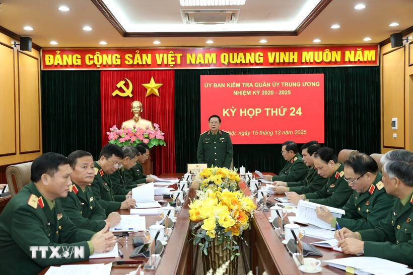 Đại tướng Nguyễn Trọng Nghĩa chủ trì kỳ họp. (Ảnh: TTXVN phát)