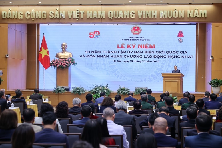 Thủ tướng: Quan tâm đầu tư cho khu vực biên giới ít nhất phải bằng hoặc cao hơn trong nội địa- Ảnh 3.