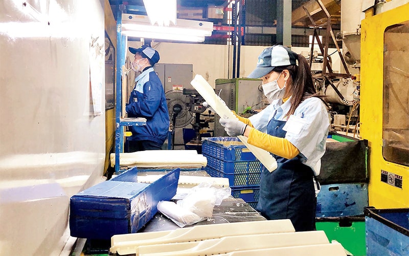 tillverkning-av-plastdelar-på-Hiep-hoa-vietnam-plastföretag-nguyen-khe-industrikluster-..jpg