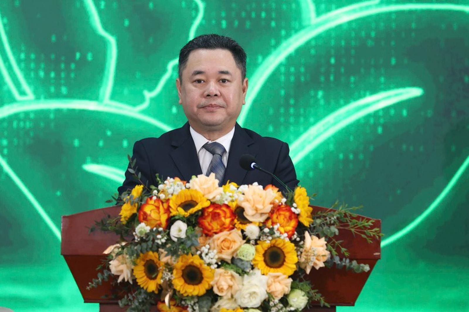 pho-thong-doc-nguyen-ngoc-canh.jpg