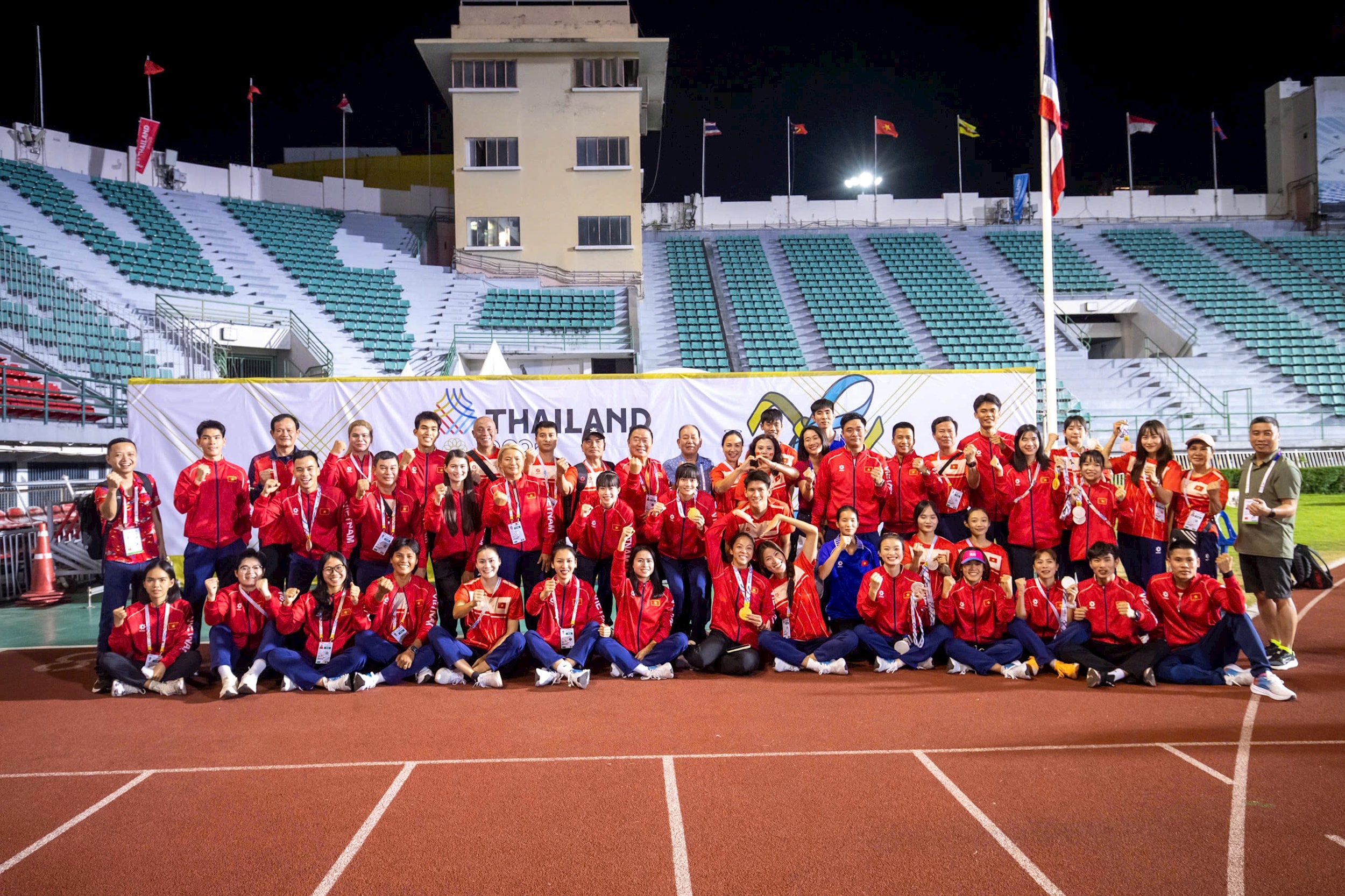 16-doi-tuyen-dien-kinh-vn.jpg