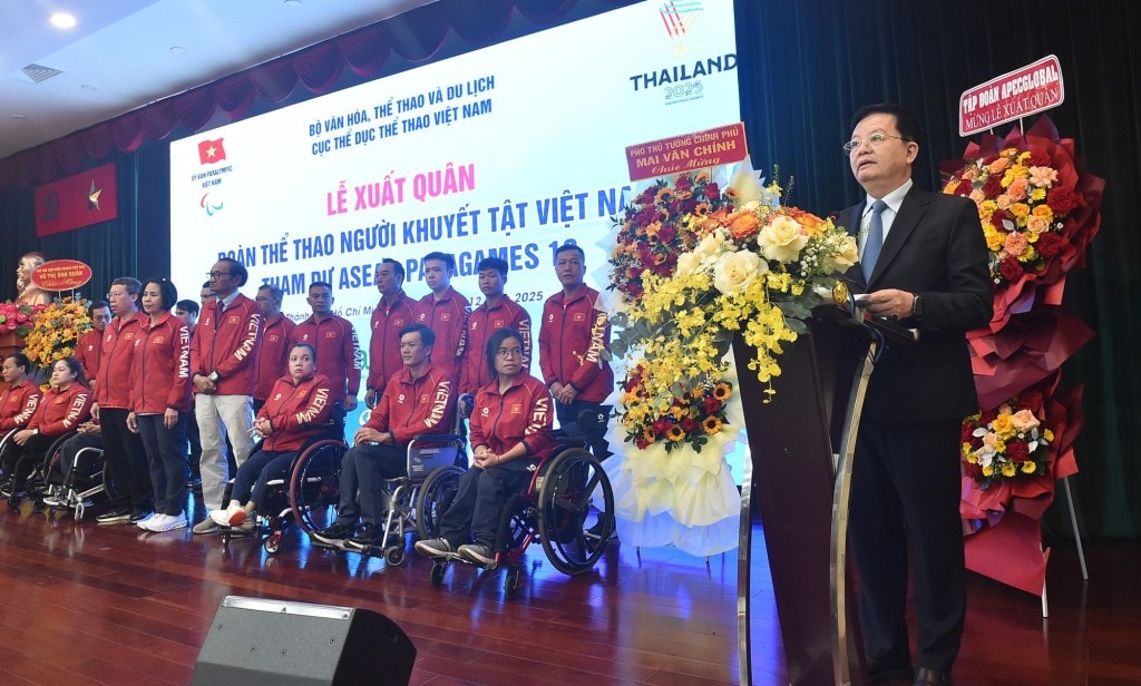 Phó Thủ tướng Mai Văn Chính phát biểu tại Lễ xuất quân của Đoàn Thể thao người khuyết Việt Nam tham dự Đại hội Thể thao Người khuyết tật Đông Nam Á lần thứ 13 - Ảnh: VGP/Giang Thanh