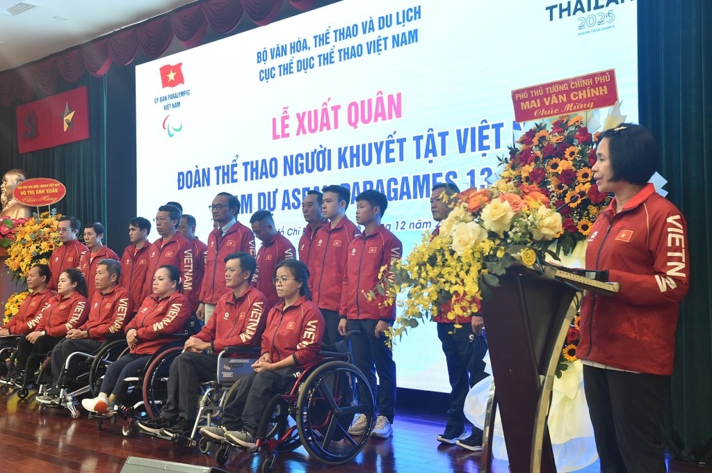Trưởng Đoàn Thể thao người khuyết tật Việt Nam Lê Thị Hoàng Yến báo cáo công tác chuẩn bị tham dự ASEAN Para Games 13 - Ảnh: VGP/Giang Thanh