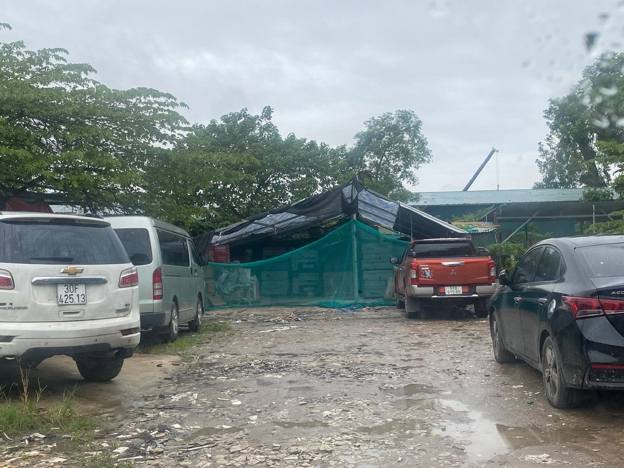 Đất Dự án Khu đô thị Vibex được sử dụng làm chỗ để ô tô. Ảnh: TB