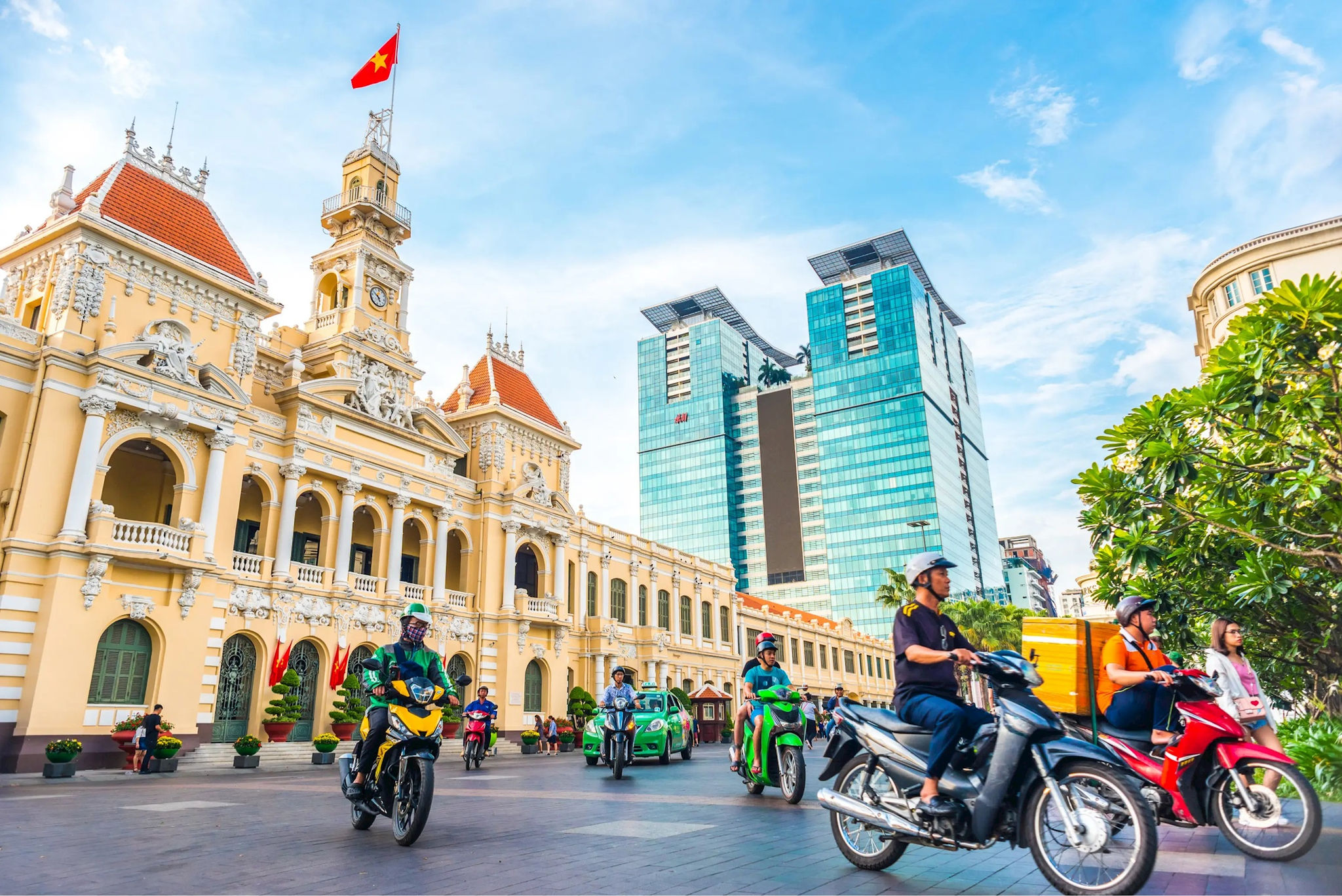 Nết cổ kính pha lẫn hiện đại ở thành phố Hồ Chí Minh. Ảnh: N.Dũng.
