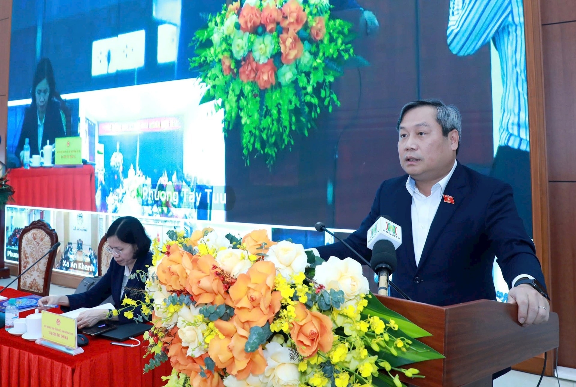 Chủ tịch UBND thành phố Vũ Đại Thắng phát biểu tại hội nghị. Ảnh: Đình Hiệp