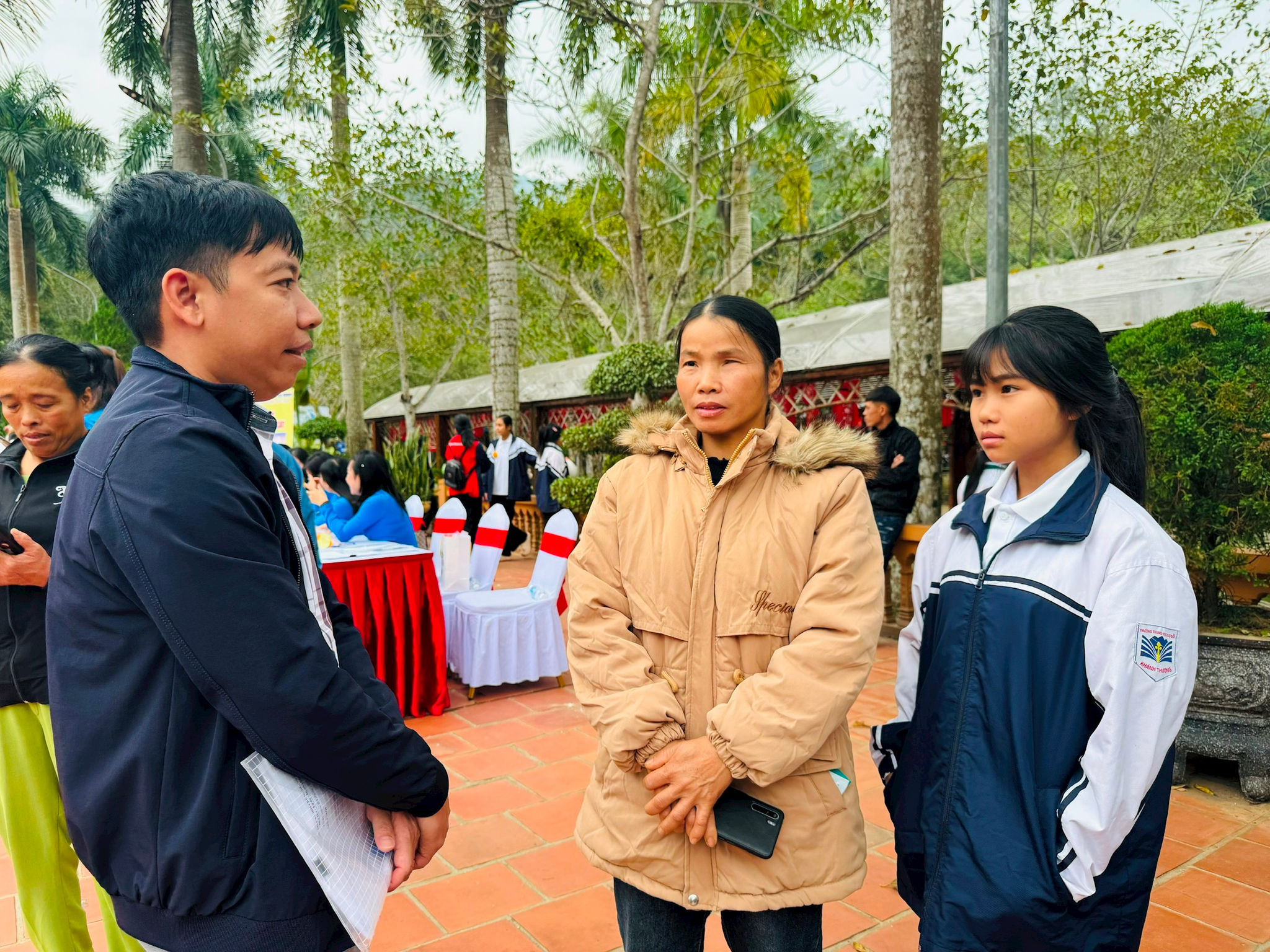anh-1-anh-phuong-cong-thach-trai.jpg
