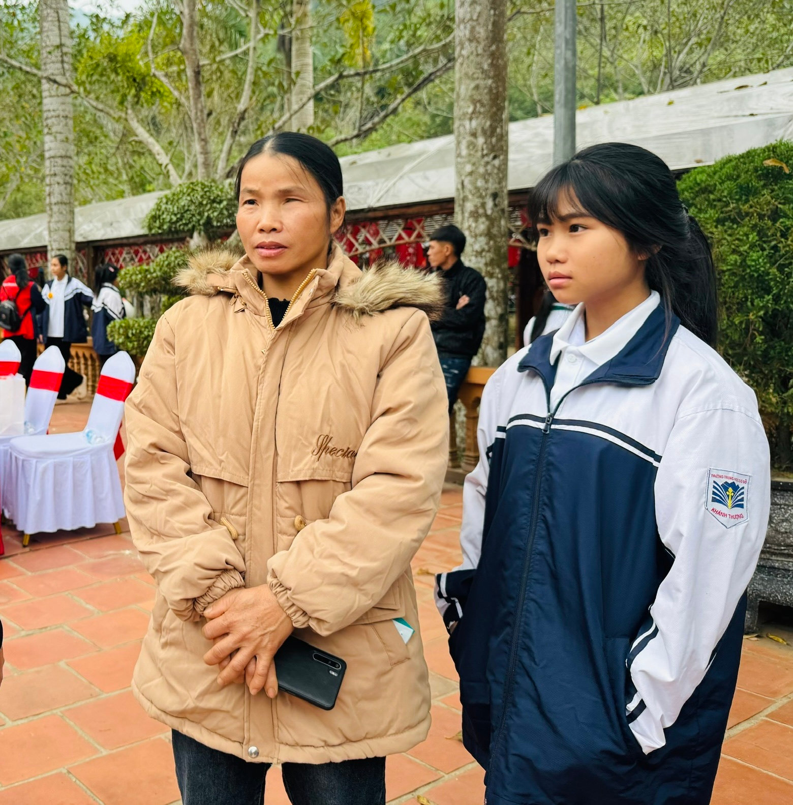 anh-1.-ba-tuyen-ben-trai.jpg