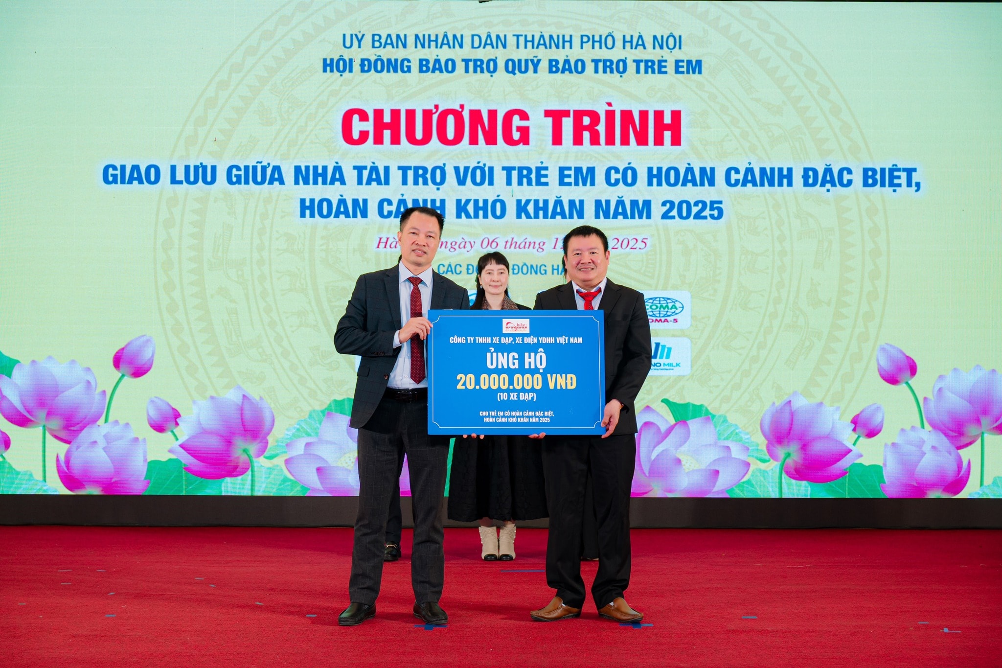 anh-2-ong-minh-ung-ho.jpg