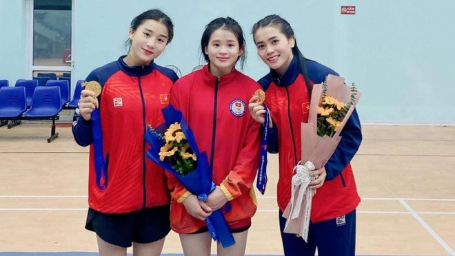 3 chị em ruột Mỹ Hạnh, Mỹ Linh và Mỹ Trang (từ phải qua). (Ảnh: FBNV) hanh-linh-trang-sea-games-33.jpg