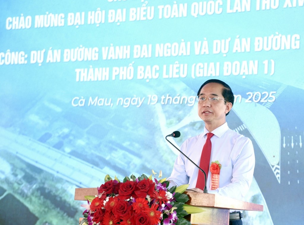 Hồ Thanh Thủy - Phó Bí thư Tỉnh ủy, Chủ tịch UBMTTQ Việt Nam tỉnh Cà Mau phát biểu chỉ đạo tại buổi lễ.