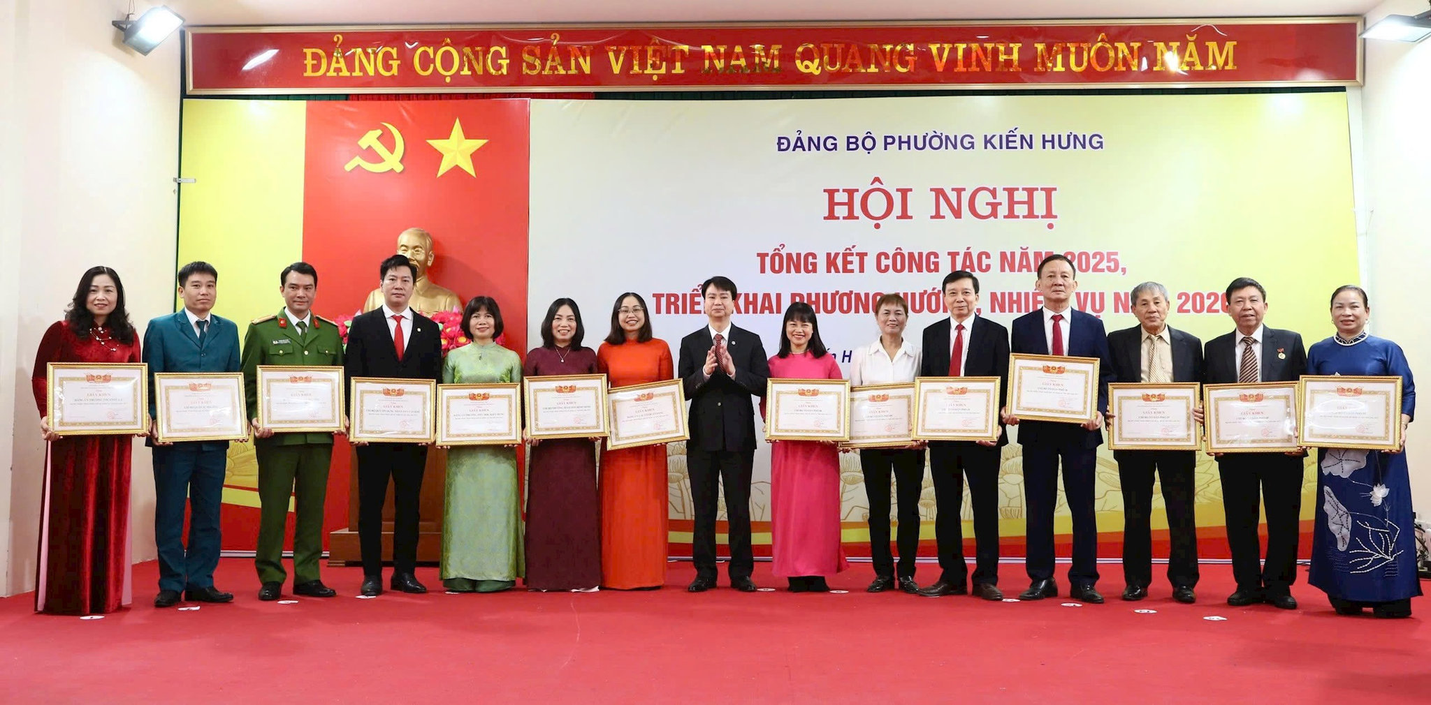 trao-thuong-bt.jpg