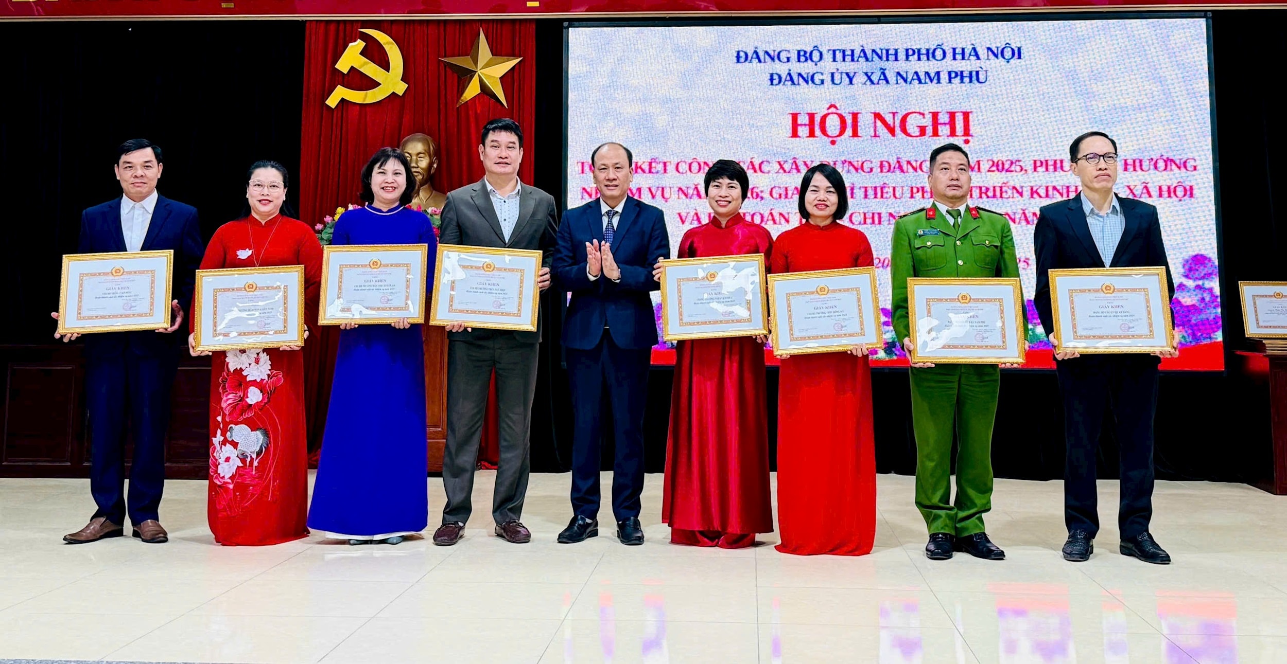 nam-phu-2.jpg
