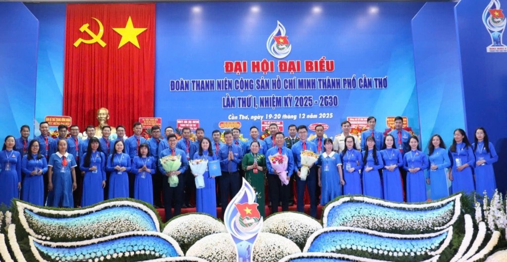 Ban Chấp hành Đoàn Thanh niên cộng sản Hồ Chí Minh thành phố Cần Thơ lần I, nhiệm kỳ 2025-2030 - Ảnh: LAN NGỌC