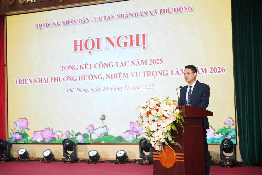Phó Bí thư Đảng ủy, Chủ tịch UBND xã Phù Đổng Đào Đức Minh phát biểu chỉ đạo tại hội nghị.