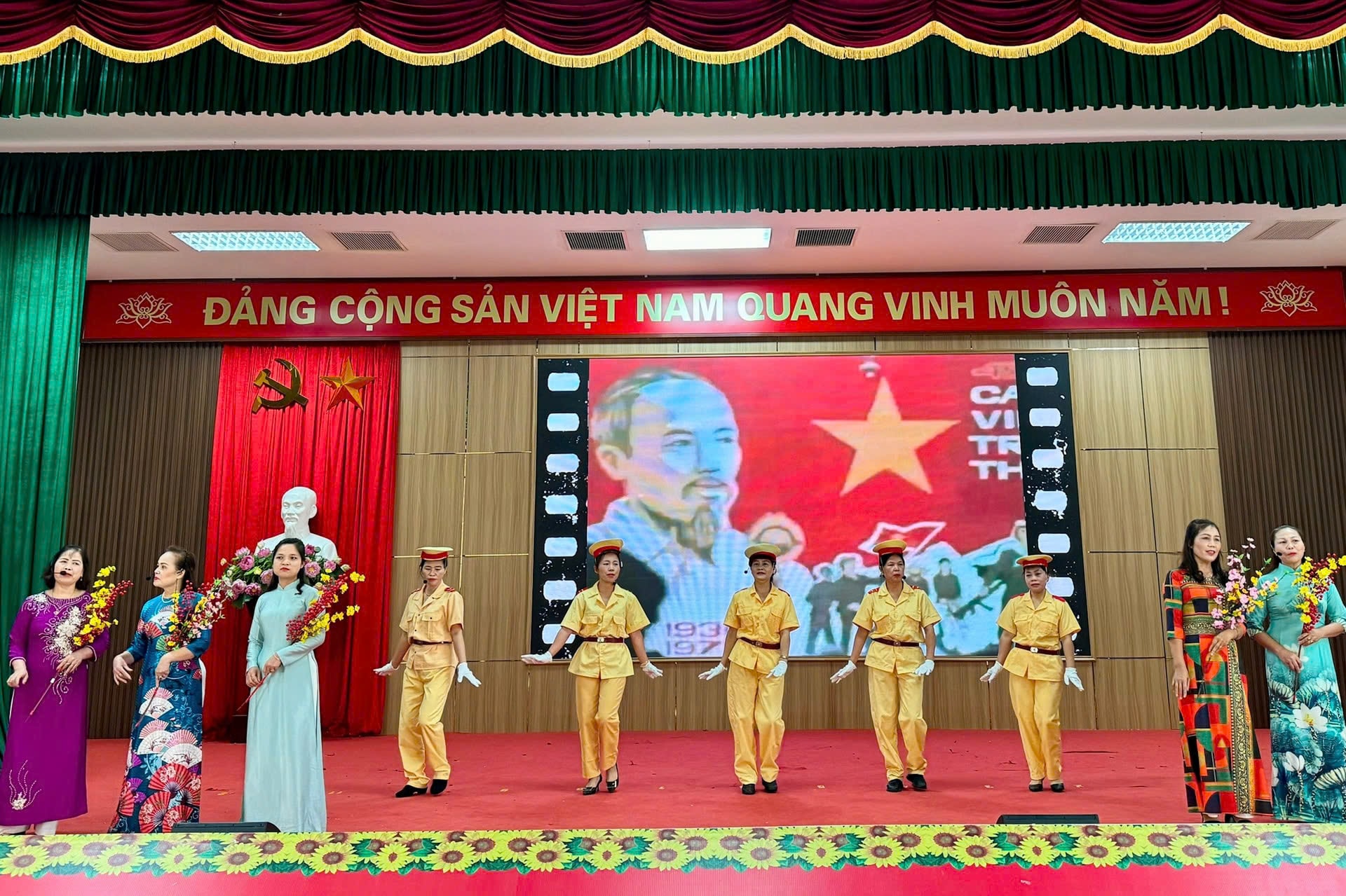 truyen-thong-anh-2.jpg