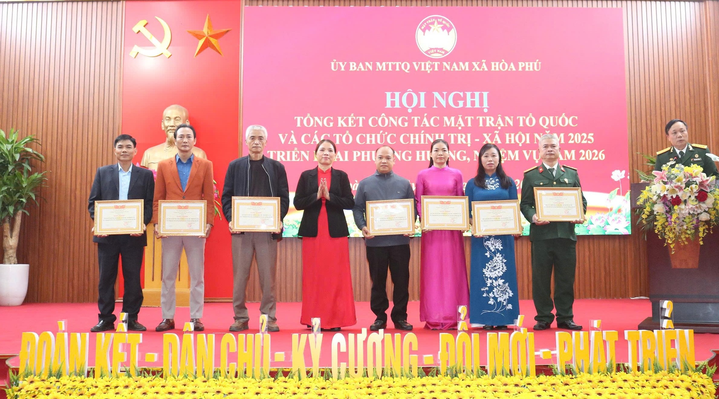 hoa-phu-mttq.jpg