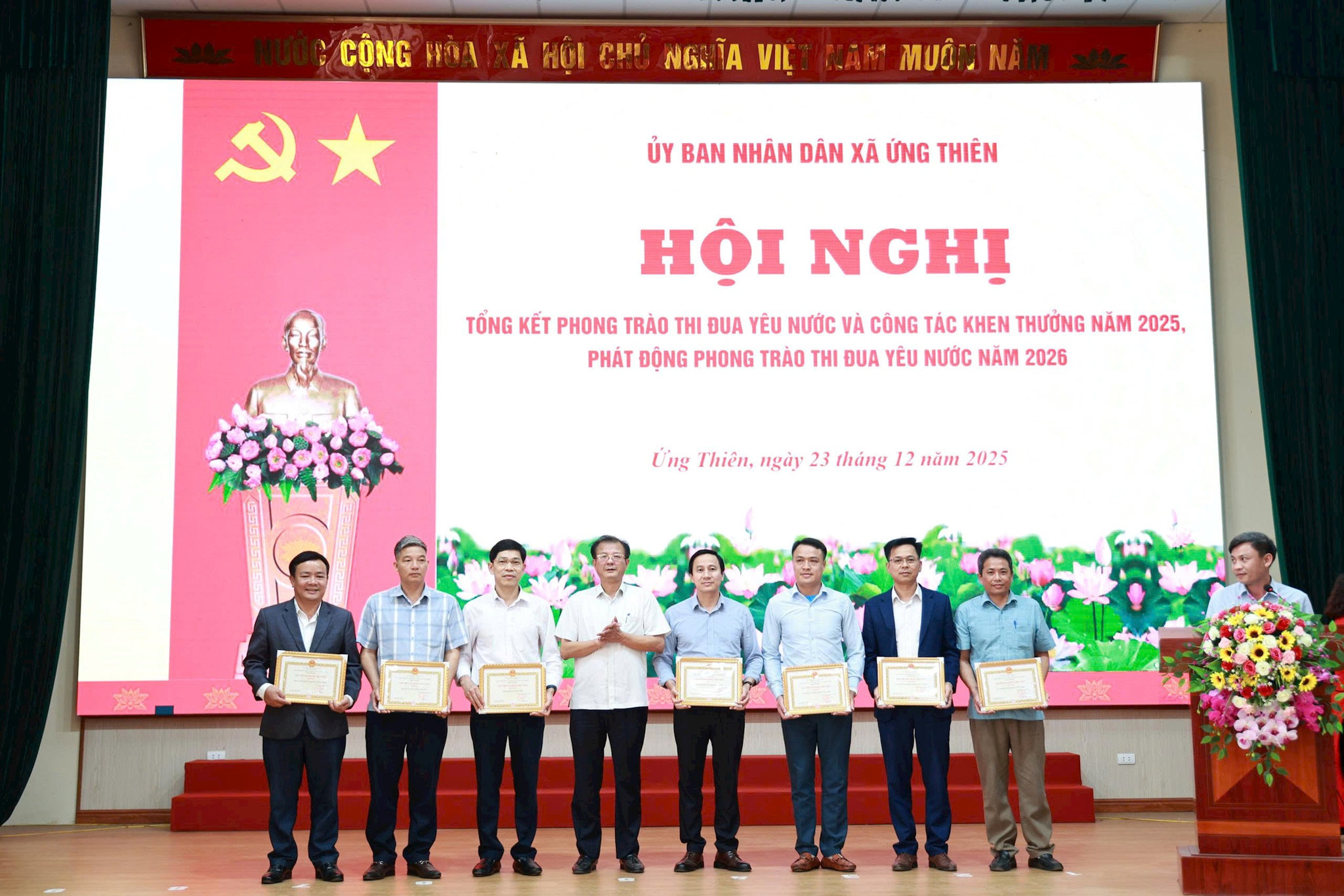 ung-thien-khen-thuong.jpg