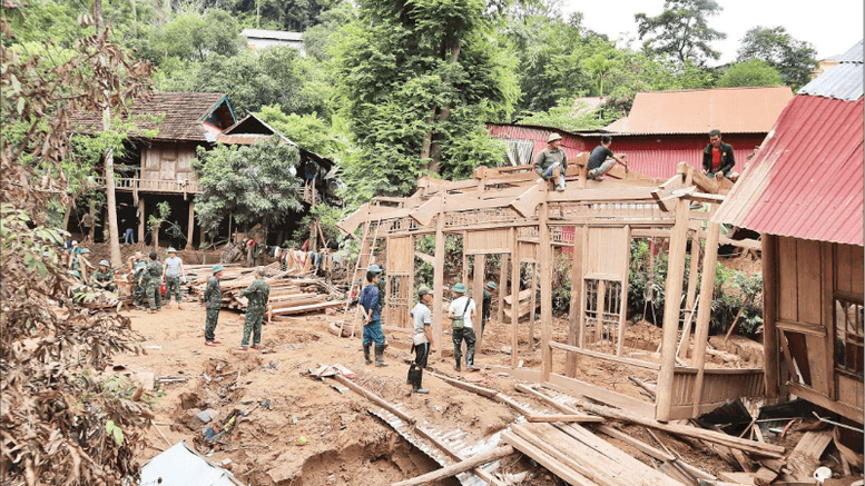 Thủ tướng yêu cầu tập trung khắc phục cơ sở hạ tầng, khôi phục sản xuất kinh doanh sau bão lũ tại khu vực Trung Bộ- Ảnh 1.