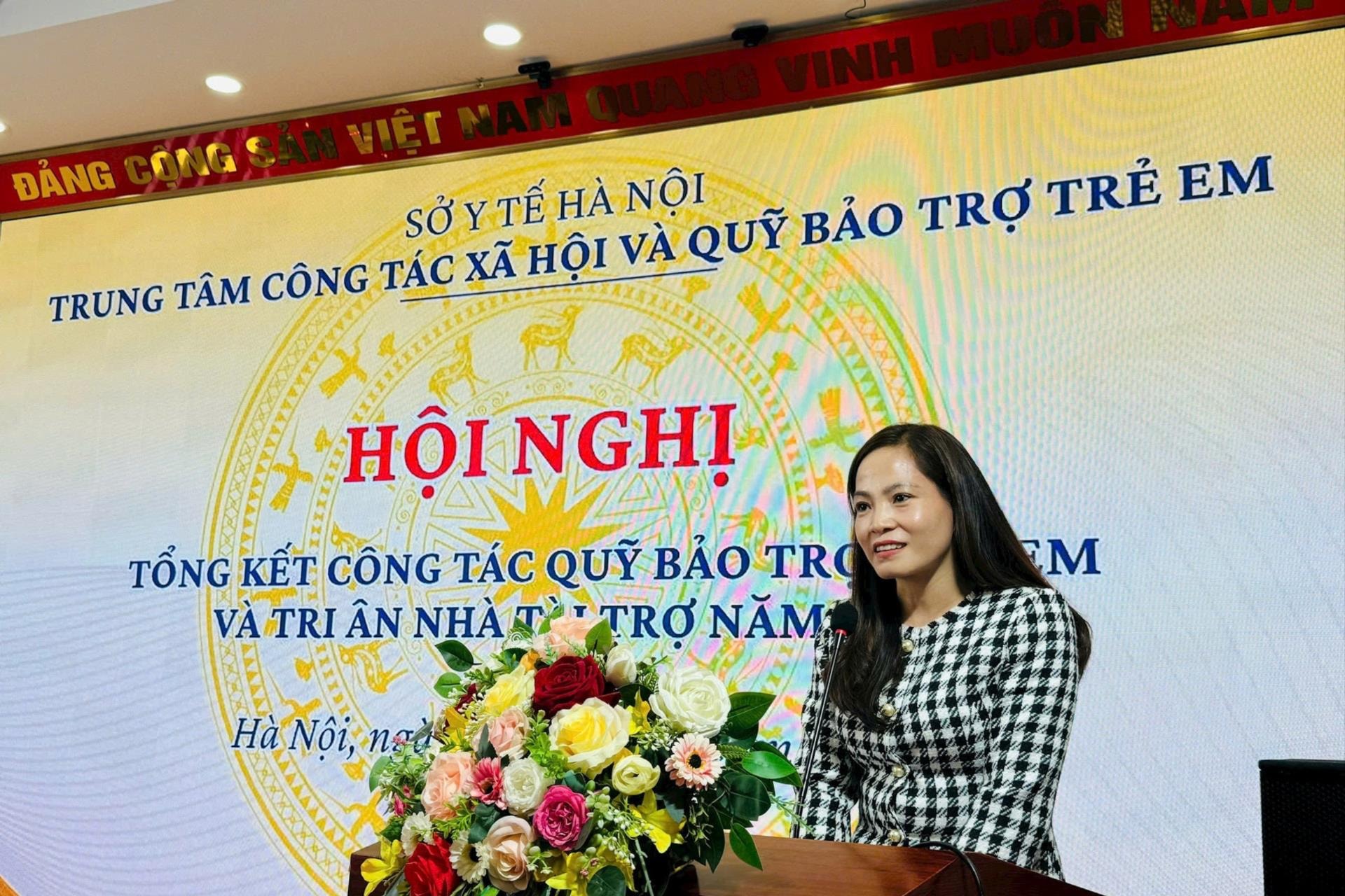 4-anh-ba-hien-quy-vn.jpg