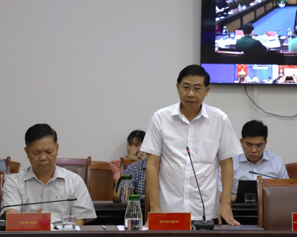 Giám đốc Sở Xây dựng tỉnh An Giang Lê Việt Bắc phát biểu tại cuộc họp (ảnh: Bích Thùy)