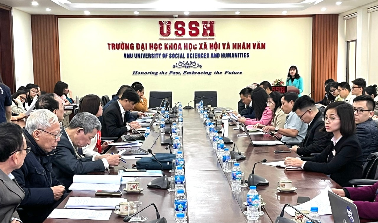 2712-dhkhxh-nv-hoi-thao-ve-triet-hoc-6.jpg