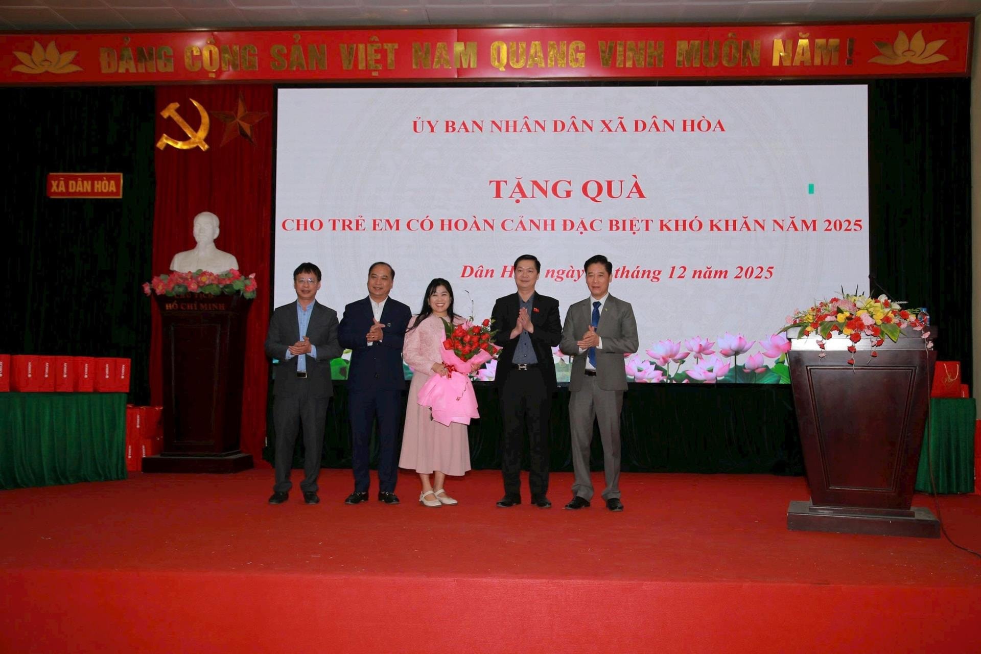 5-tang-hoa.jpg