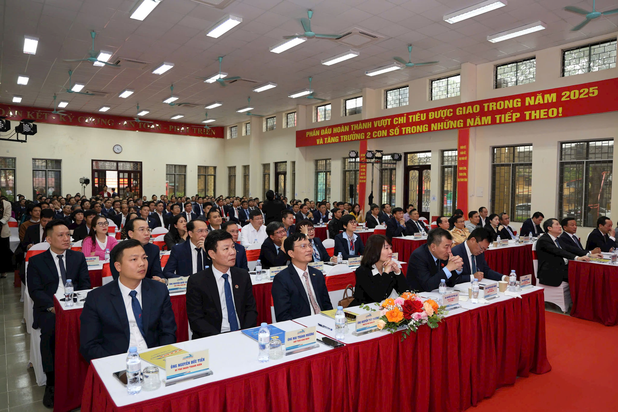cac-dai-bieu-vnr.jpg