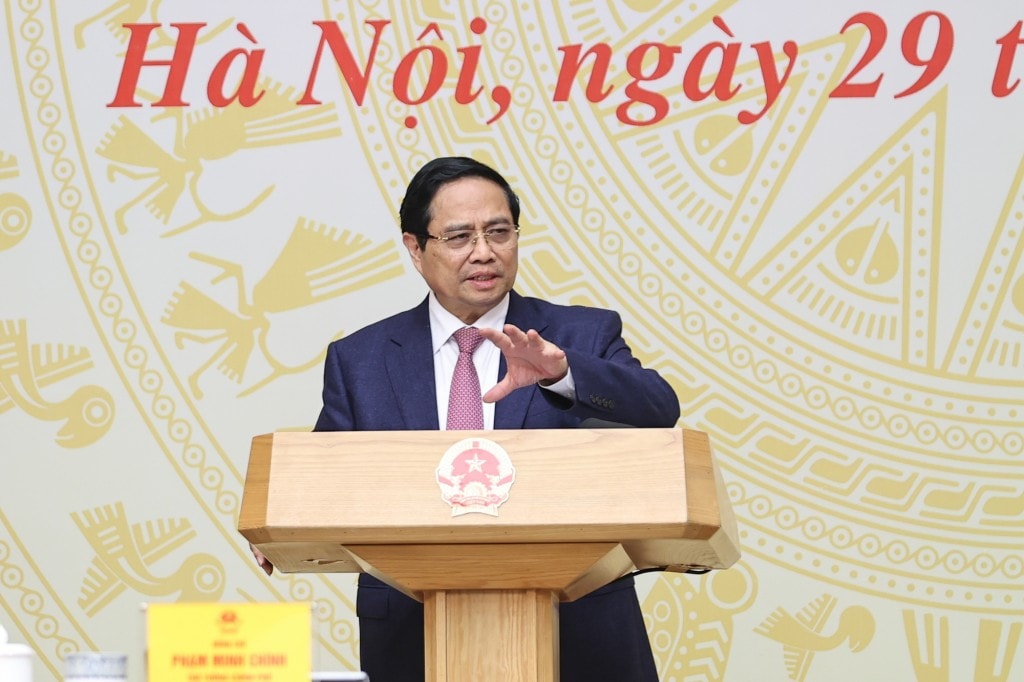 Thủ tướng yêu cầu điều hành chính sách tiền tệ chủ động, linh hoạt, phù hợp, hiệu quả, góp phần giữ vững ổn định kinh tế vĩ mô và kiểm soát lạm phát - Ảnh: VGP/Nhật Bắc