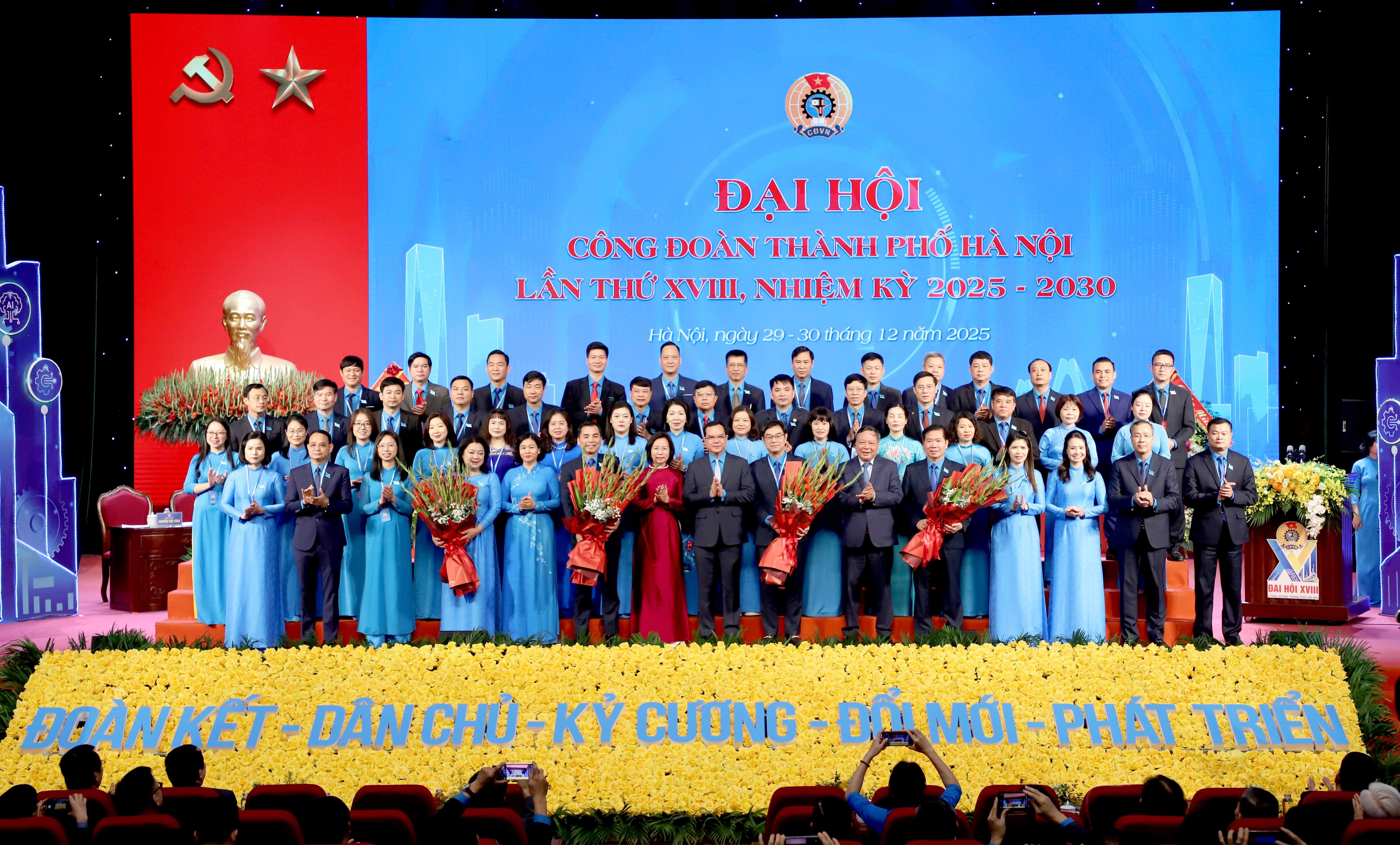TRỰC TUYẾN: Đại hội Công đoàn thành phố Hà Nội lần thứ XVIII, nhiệm kỳ 2025 - 2030