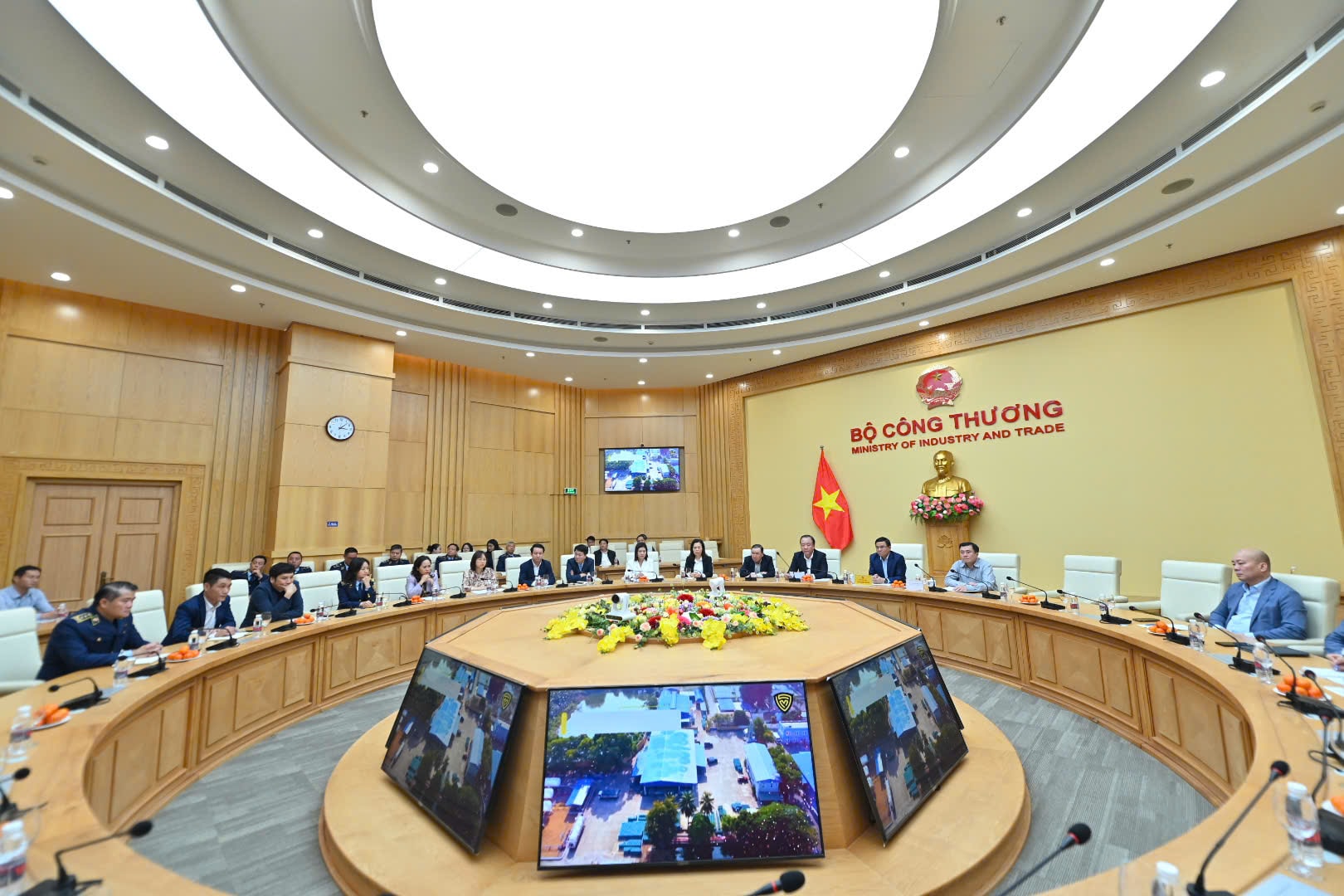 toan-canh-hoi-nghi-tong-ket-cong-tac-quan-ly-va-phat-trien-thi-truong-trong-nuoc.jpg