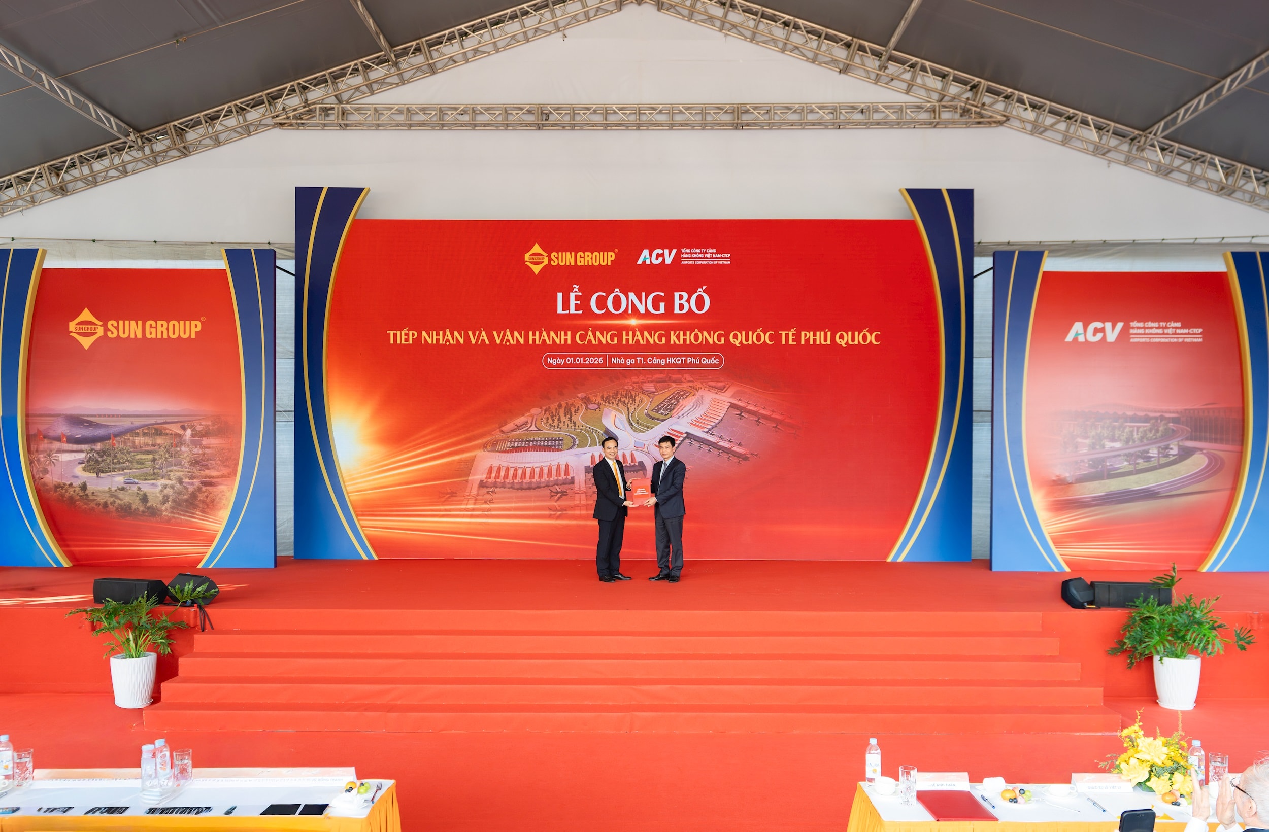 nghi-thuc-cong-bo-tiep-nhan-va-van-hanh-cang-hang-khong-quoc-te-phu-quoc-.jpeg