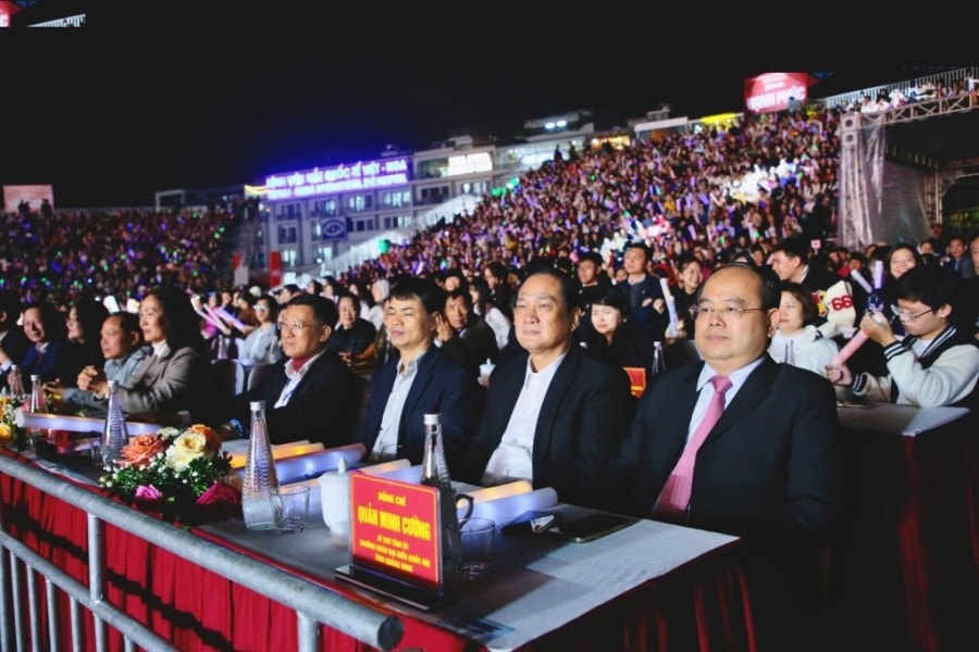 Lãnh đạo tỉnh Quảng Ninh theo dói chương trình Lãnh đạo tỉnh Quảng Ninh theo dói chương trình