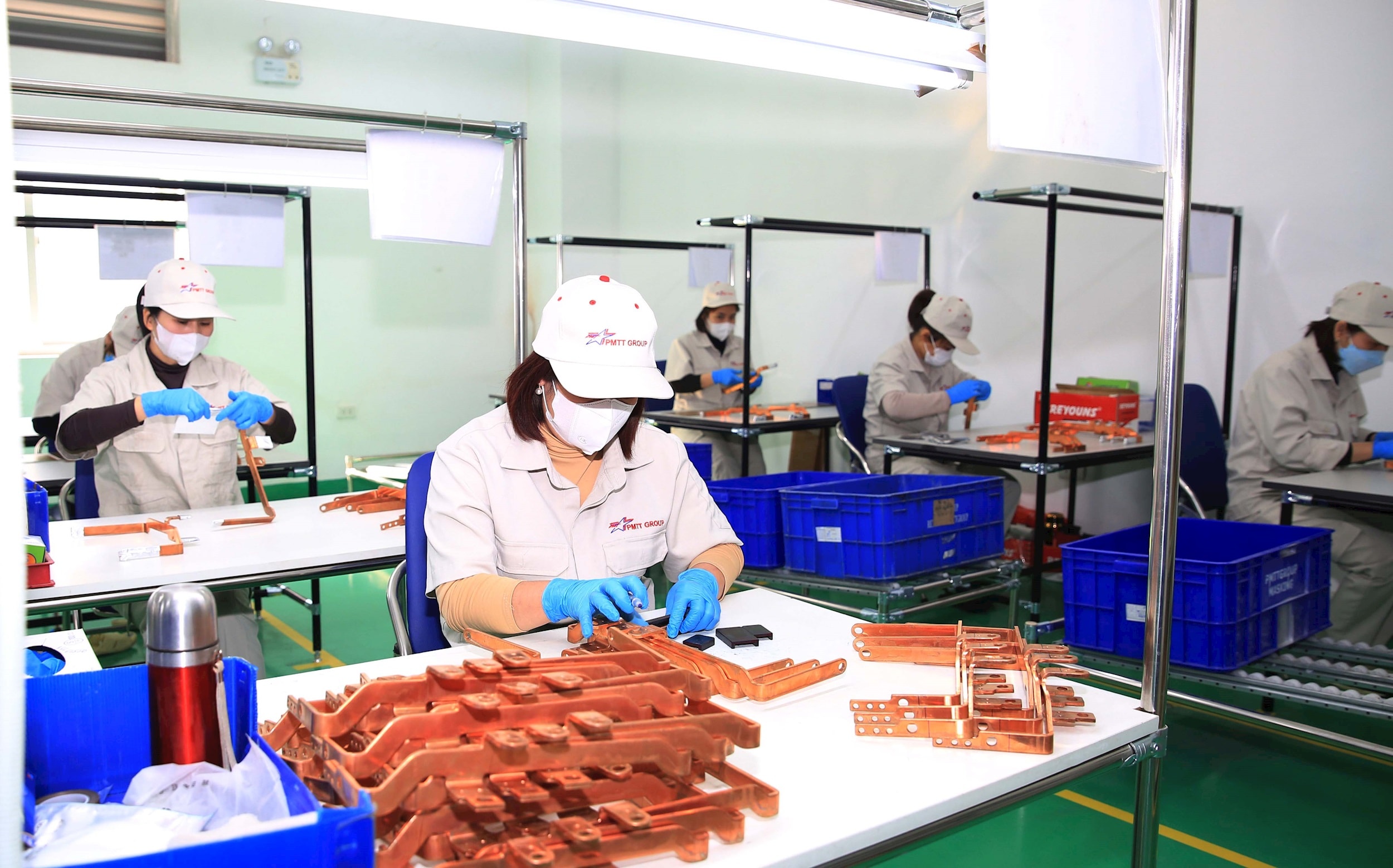 san-xuat-thiet-bi-may-cong-nghiep-tai-cong-ty-co-phan-co-khi-chinh-xac-va-chuyen-giao-cong-nghe-khu-cong-nghiep-phu-nghia-xa-phu-nghia-.-anh-do-tam.jpg