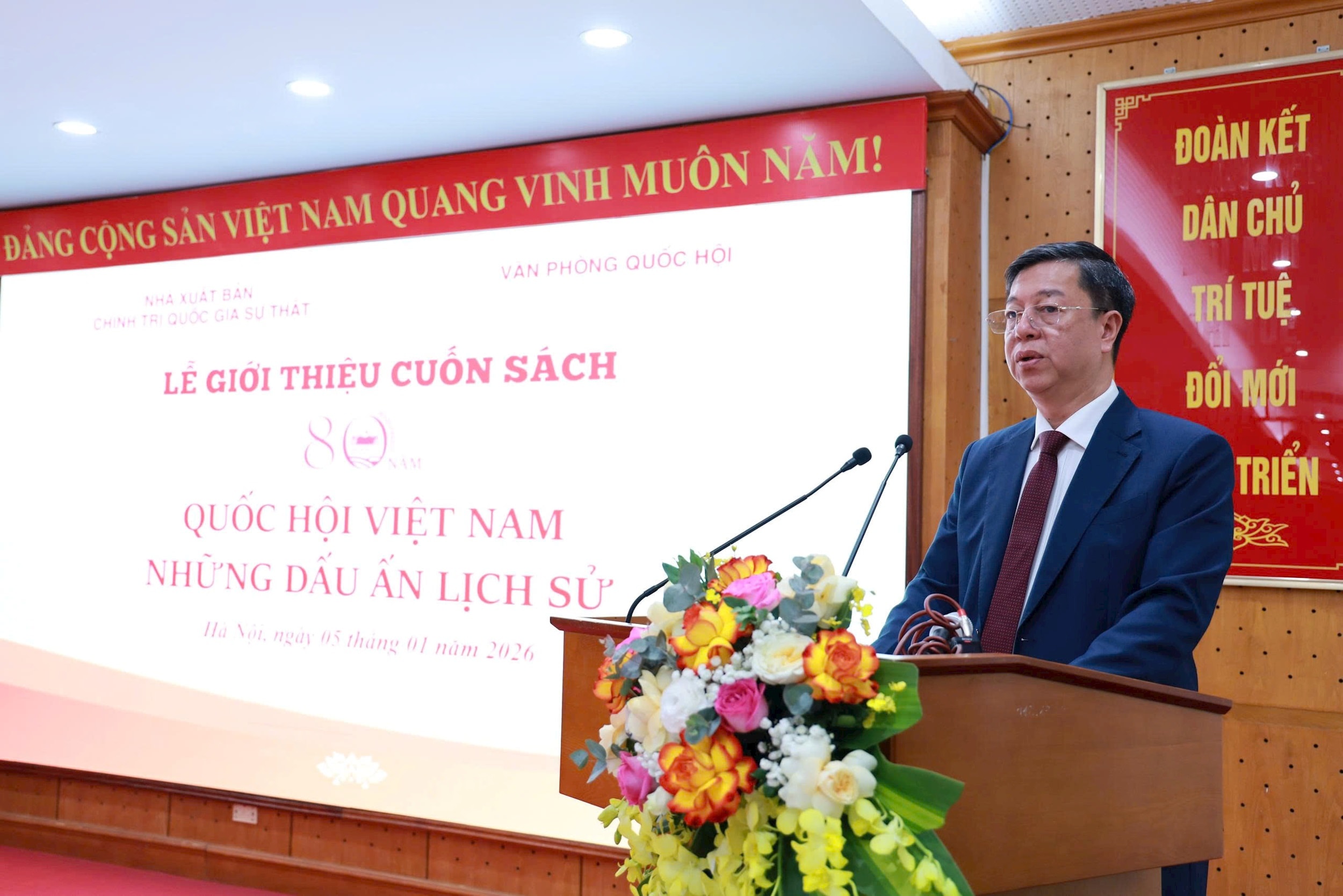 sach-80-nam-quoc-hoi-6.jpg