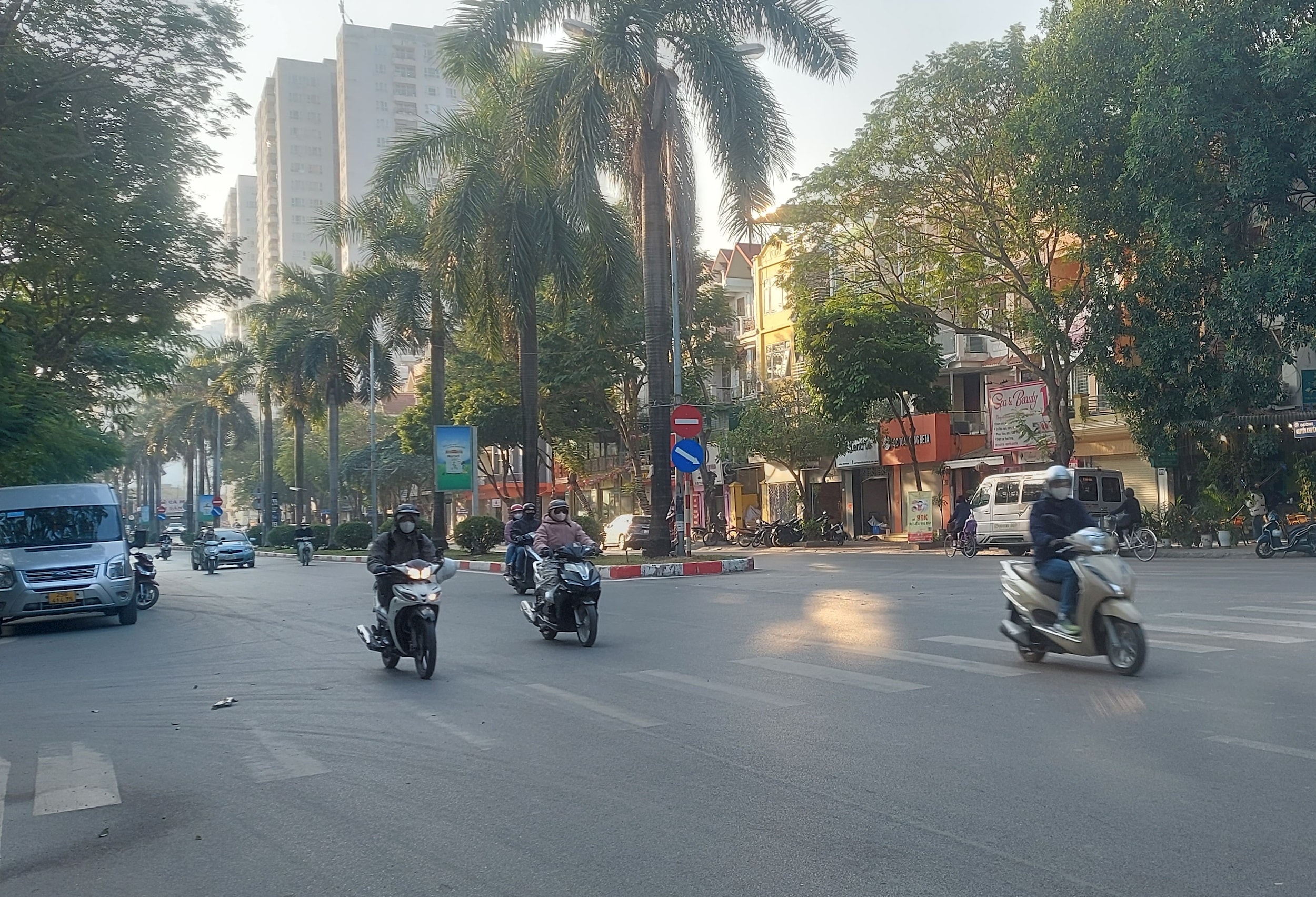 ha-noi-ret-dam-co-noi-ret-hai.jpg