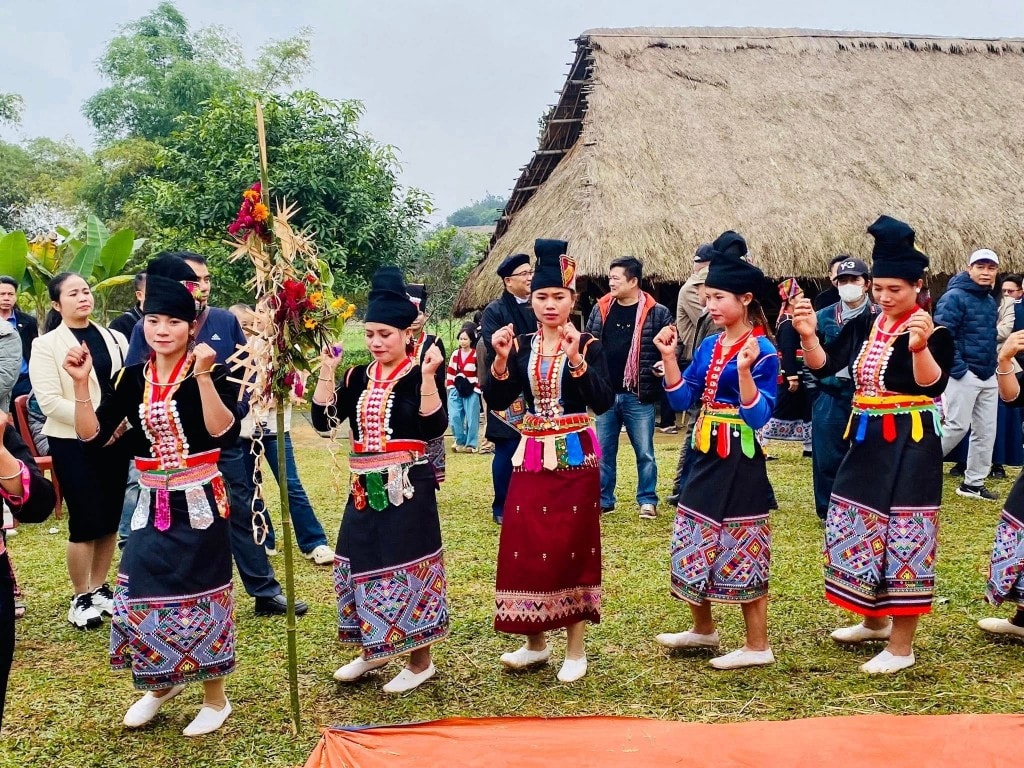 Sắc màu văn hóa dân tộc tại