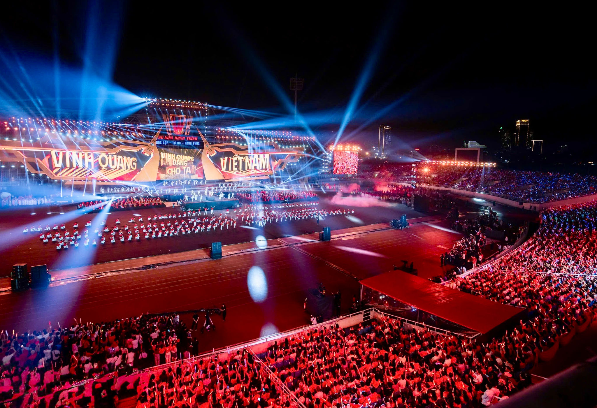 chuong-trinh-nghe-thuat-svd-my-dinh.jpg