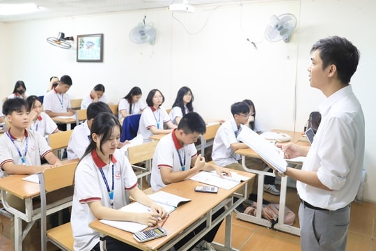 [Podcast] Đại học Kinh tế - ĐHQG Hà Nội dừng xét học bạ từ năm 2026