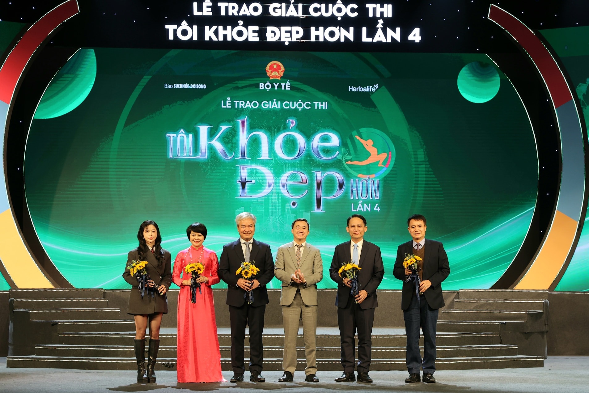 thu-truong-tang-hoa-ban-giam-khao.jpeg