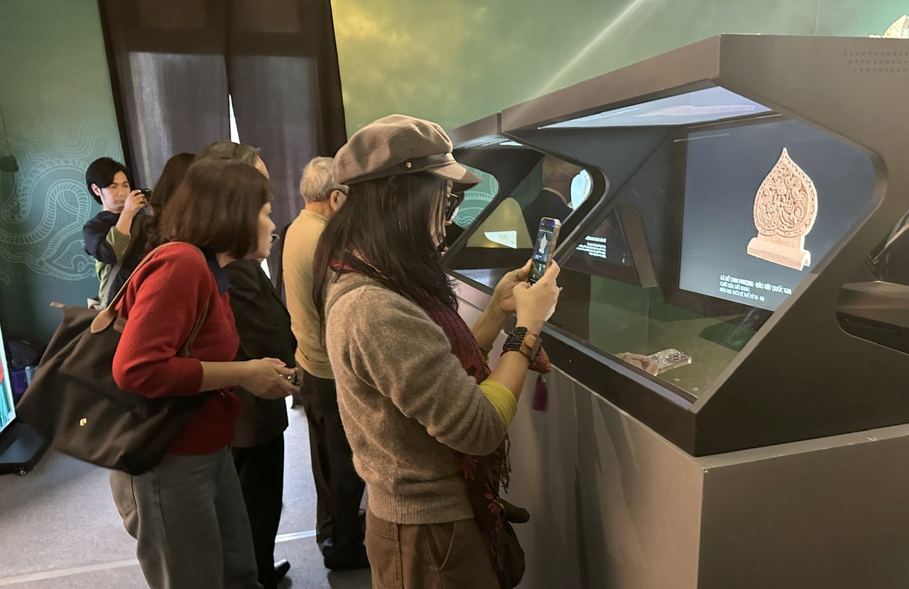 Digitální prostor v památkové lokalitě Císařské citadely Thang Long láká turisty k prohlídkám památek a zážitkům. - anh-hoang-quyen.jpg