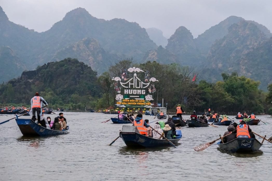 Lễ hội du lịch chùa Hương hướng tới du lịch bốn mùa và định vị di sản Thủ đô