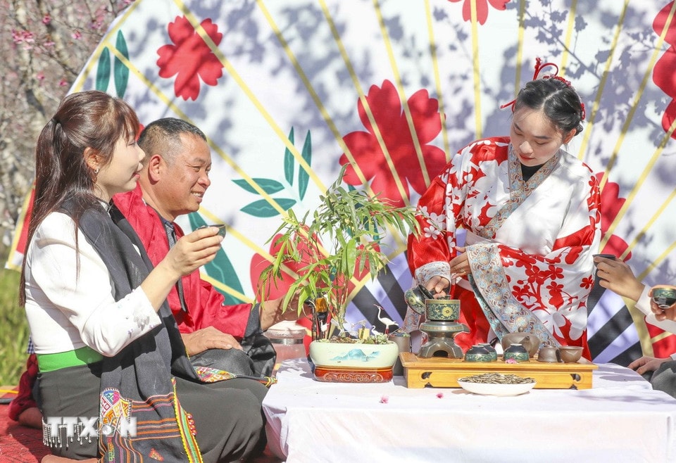 Không gian văn hóa trà đạo đậm văn hóa Nhật Bản tại Lễ hội. (Ảnh: Xuân Tư/TTXVN)