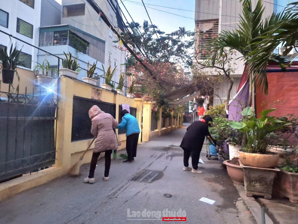 Phường Tây Hồ phát động cao điểm đảm bảo trật tự đô thị, vệ sinh môi trường chào mừng Đại hội XIV và Tết Bính Ngọ 2026