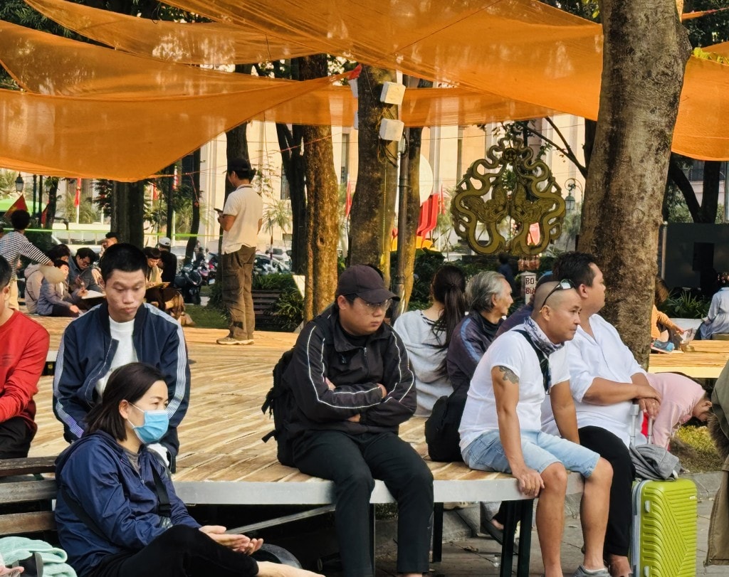 Sân khấu mở tiệp với không gian của “Tụ hội sáng tạo” thu hút đông đảo khán giả đến tbuowngr thức